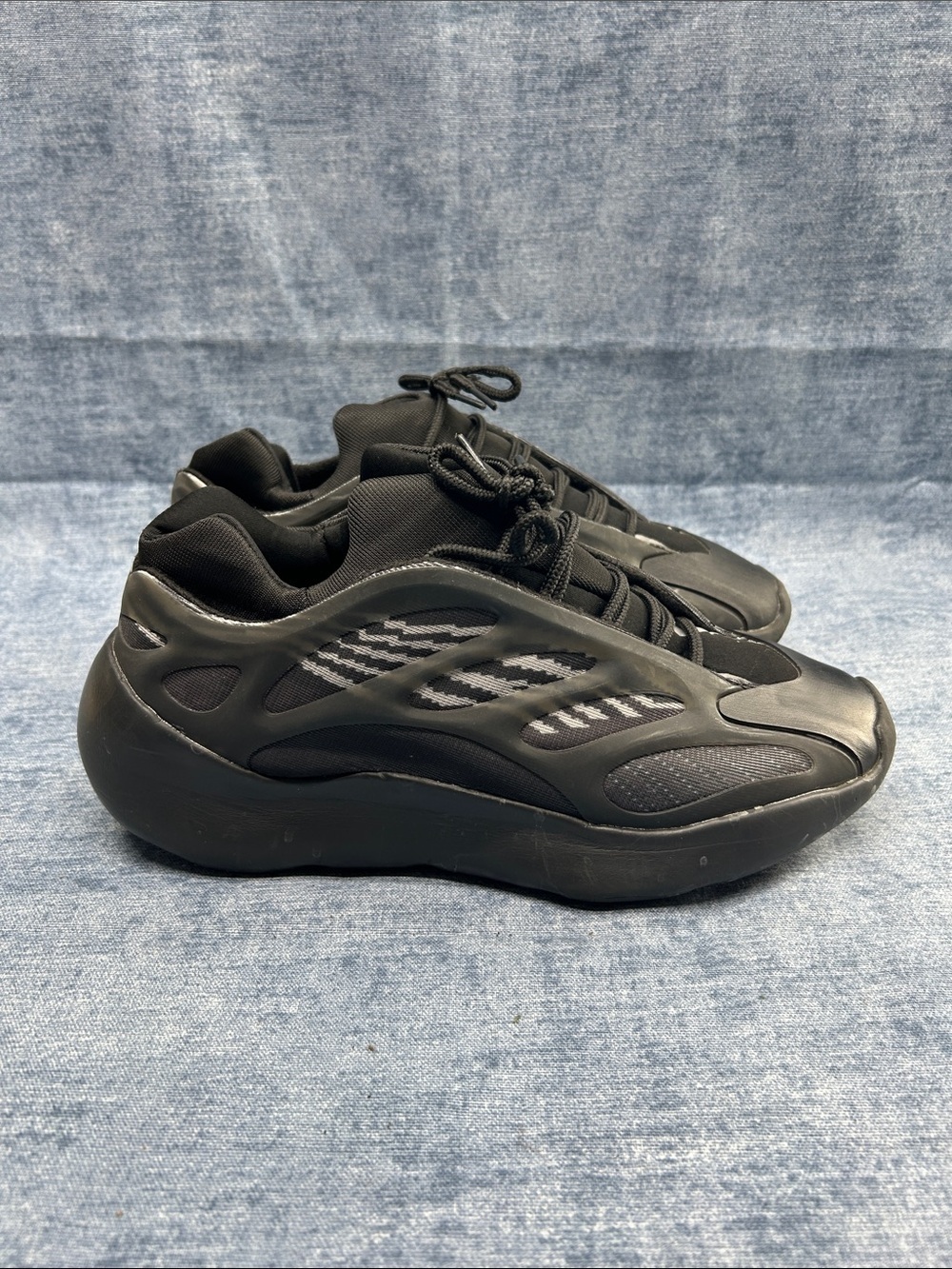 adidas Yeezy 700 V3 Alvah Sneakers Black Grey Futuristic Streetwear 8 Designer